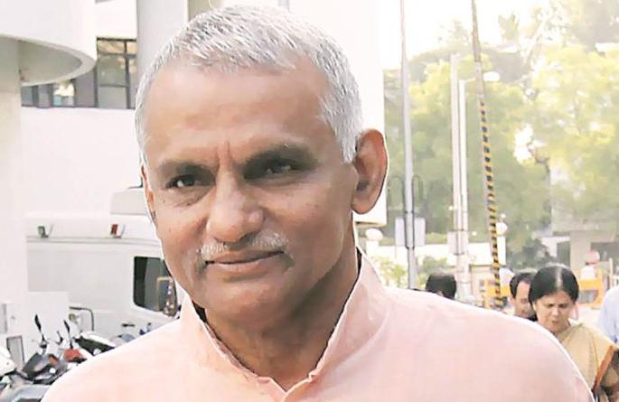 Instead of lifting the liquor ban, implement it properly, | दारूबंदी उठवण्याऐवजी योग्य अंमलबजावणी करा Instead of lifting the liquor ban, implement it properly, | दारूबंदी उठवण्याऐवजी योग्य अंमलबजावणी करा