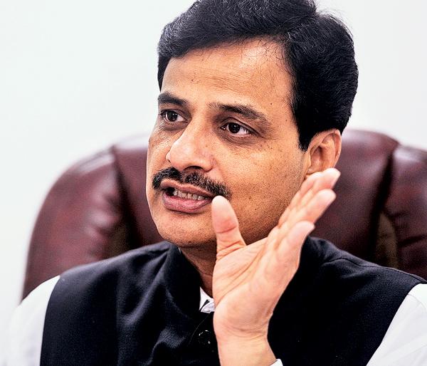 Fifteen days meeting with Ambabai Devasthan: Ranjit Patil | अंबाबाई देवस्थानसंदर्भात पंधरा दिवसात बैठक : रणजीत पाटील  Fifteen days meeting with Ambabai Devasthan: Ranjit Patil | अंबाबाई देवस्थानसंदर्भात पंधरा दिवसात बैठक : रणजीत पाटील