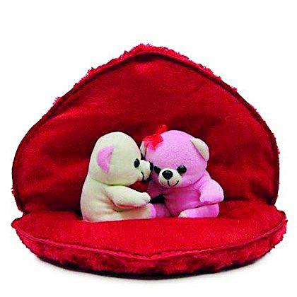 Today's Teddy Day: Day to gift teddy to Love ones | आज टेडी डे: प्रेमाची गोजिरी भेट देण्याचा दिवस