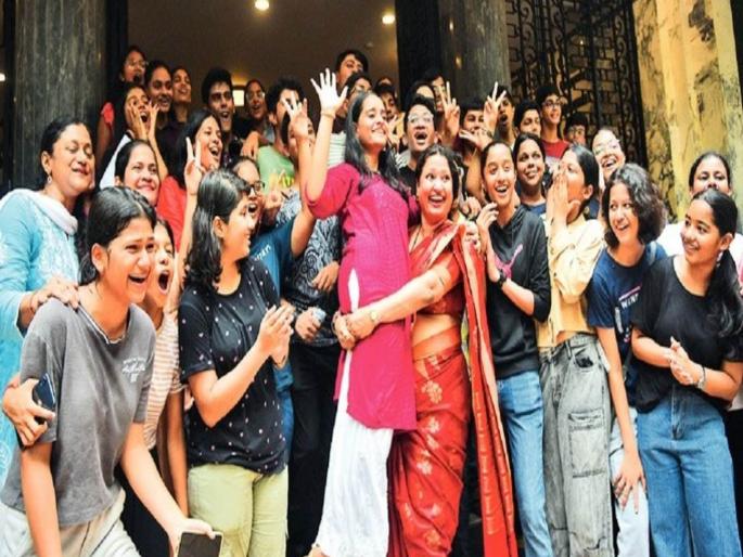 in mumbai 100 percent result of 79 schools 14 thousand 778 students of municipal schools were passed | ७९ शाळांचा १०० टक्के निकाल; पालिकेच्या शाळांतील १४ हजार ७७८ विद्यार्थी उत्तीर्ण in mumbai 100 percent result of 79 schools 14 thousand 778 students of municipal schools were passed | ७९ शाळांचा १०० टक्के निकाल; पालिकेच्या शाळांतील १४ हजार ७७८ विद्यार्थी उत्तीर्ण