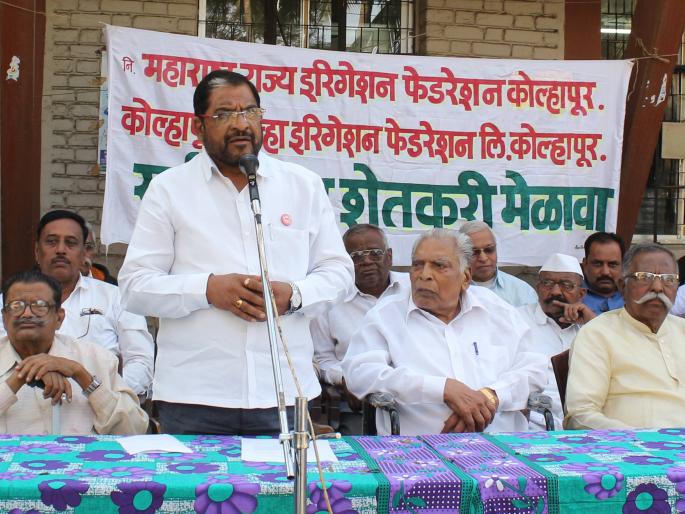 Raju Shetty is not healthy without giving a whistle blow to the government: Raju Shetty | सरकारला ४६० व्होल्टचा झटका दिल्याशिवाय स्वस्थ नाही : राजू शेट्टी Raju Shetty is not healthy without giving a whistle blow to the government: Raju Shetty | सरकारला ४६० व्होल्टचा झटका दिल्याशिवाय स्वस्थ नाही : राजू शेट्टी