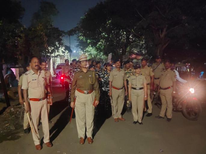 Extortion and installments from professionals Special campaign of Kolhapur police against hooligans | हप्तेखोर गुंडांविरोधात कोल्हापूर पोलिस उतरले रस्त्यावर; राजेंद्रनगर, शाहूपुरीत कोम्बिंग ऑपरेशन  Extortion and installments from professionals Special campaign of Kolhapur police against hooligans | हप्तेखोर गुंडांविरोधात कोल्हापूर पोलिस उतरले रस्त्यावर; राजेंद्रनगर, शाहूपुरीत कोम्बिंग ऑपरेशन