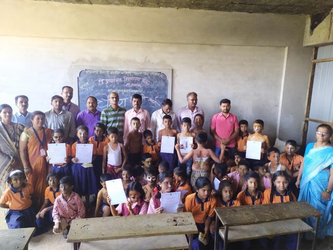 Color palette competition at the school in Kale | कळे येथील शाळेत रंगली चेहरा रंगविण्याची स्पर्धा Color palette competition at the school in Kale | कळे येथील शाळेत रंगली चेहरा रंगविण्याची स्पर्धा