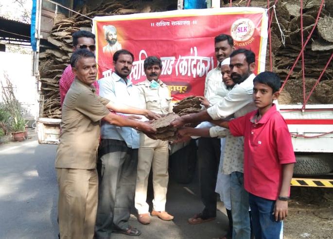 More than 0 thousand burial ground in Panchaganga Cemetery | पंचगंगा स्मशानभूमीत ९0 हजार पेक्षा जास्त शेणीदान More than 0 thousand burial ground in Panchaganga Cemetery | पंचगंगा स्मशानभूमीत ९0 हजार पेक्षा जास्त शेणीदान