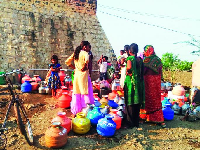 Migration of 45,000 laborers from drought-stricken | दुष्काळी पट्ट्यातून ४५००० मजुरांचे स्थलांतर