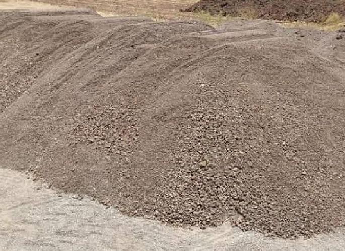 three tractors seized for transporting sand illegally | अवैधरीत्या वाळू वाहतूक करणारे तीन ट्रॅक्टर जप्त, ४.१० लाखांचा मुद्देमाल हस्तगत three tractors seized for transporting sand illegally | अवैधरीत्या वाळू वाहतूक करणारे तीन ट्रॅक्टर जप्त, ४.१० लाखांचा मुद्देमाल हस्तगत