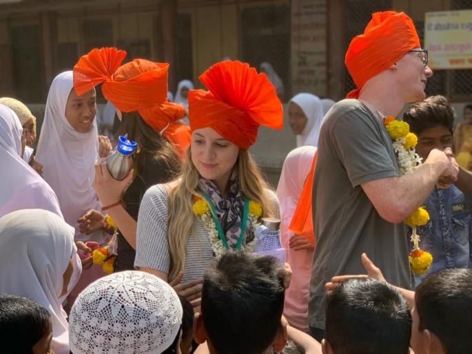 US students visit Muslim boarding | अमेरिकेतील विद्यार्थ्यांची मुस्लिम बोर्डिंगला भेट