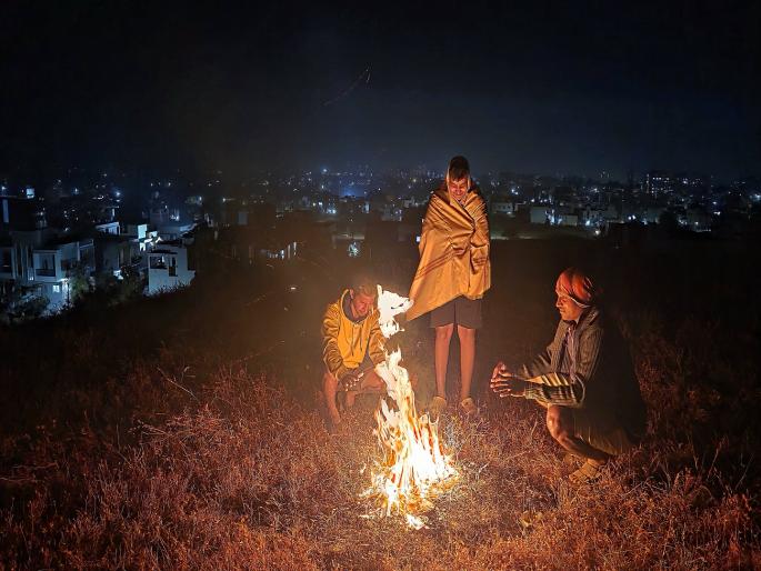 Cold wave in Kolhapur Temperature drops to 12 degrees agricultural work also affected | कोल्हापुरात थंडीची लाट; तापमान १२ डिग्रीपर्यंत खाली, शेतीच्या कामावरही परिणाम