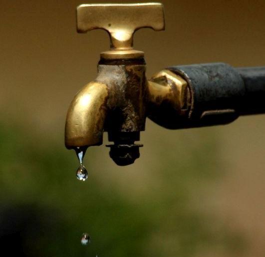Nagpur's water supply dropped by 16 percent | नागपुरातील पाणीपुरवठ्यात १६ टक्के घट Nagpur's water supply dropped by 16 percent | नागपुरातील पाणीपुरवठ्यात १६ टक्के घट
