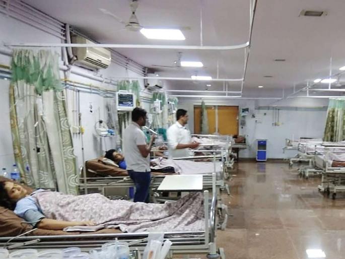 Public hospitals are enabled | सार्वजनिक रुग्णालय सक्षमतेने सुरू Public hospitals are enabled | सार्वजनिक रुग्णालय सक्षमतेने सुरू