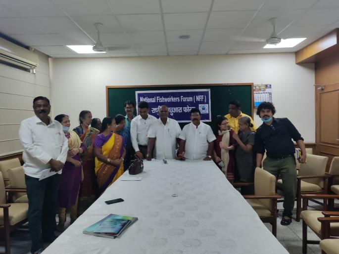 Legislate for separate coastal rights for traditional fishermen | पारंपारिक मच्छिमारांसाठी स्वतंत्र कोस्टल अधिकार मिळण्याचा कायदा करा Legislate for separate coastal rights for traditional fishermen | पारंपारिक मच्छिमारांसाठी स्वतंत्र कोस्टल अधिकार मिळण्याचा कायदा करा