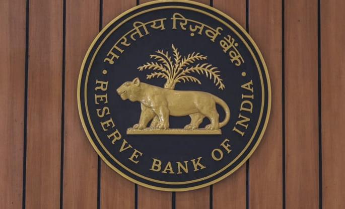 Even if interest rates fall, debt does not rise | Corona Virus; व्याजदर घटूनही कर्जाला उठाव नाही Even if interest rates fall, debt does not rise | Corona Virus; व्याजदर घटूनही कर्जाला उठाव नाही