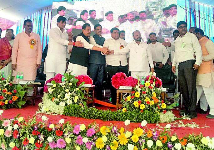 20 thousand crore works in the district | जिल्ह्यात २० हजार कोटींची कामे 20 thousand crore works in the district | जिल्ह्यात २० हजार कोटींची कामे