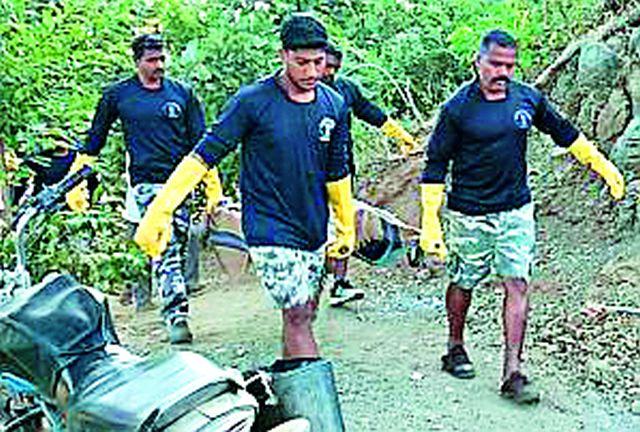 The bodies were found after 45 hours | ४५ तासानंतर मृतदेह सापडला The bodies were found after 45 hours | ४५ तासानंतर मृतदेह सापडला