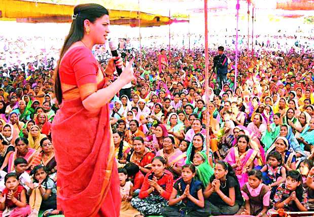 Focus on the empowerment of tribal women | आदिवासी महिलांच्या सक्षमीकरणावर भर