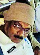 Barricade and traffic police rushed to the police | बॅरिकेड पाडून वाहतूक पोलिसावर धडकली दुचाकी Barricade and traffic police rushed to the police | बॅरिकेड पाडून वाहतूक पोलिसावर धडकली दुचाकी