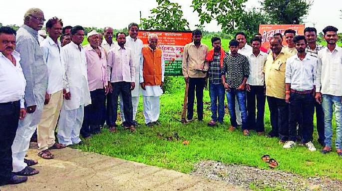 Bhoomi Pujan for development work of 1.5 crore in Chandur Railway | चांदूर रेल्वेत १.६१ कोटींच्या विकासकामांचे भूमिपूजन Bhoomi Pujan for development work of 1.5 crore in Chandur Railway | चांदूर रेल्वेत १.६१ कोटींच्या विकासकामांचे भूमिपूजन