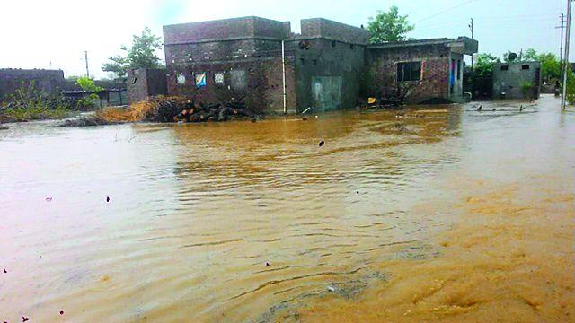 Heavy rain in the district | जिल्ह्यात दमदार पाऊस Heavy rain in the district | जिल्ह्यात दमदार पाऊस