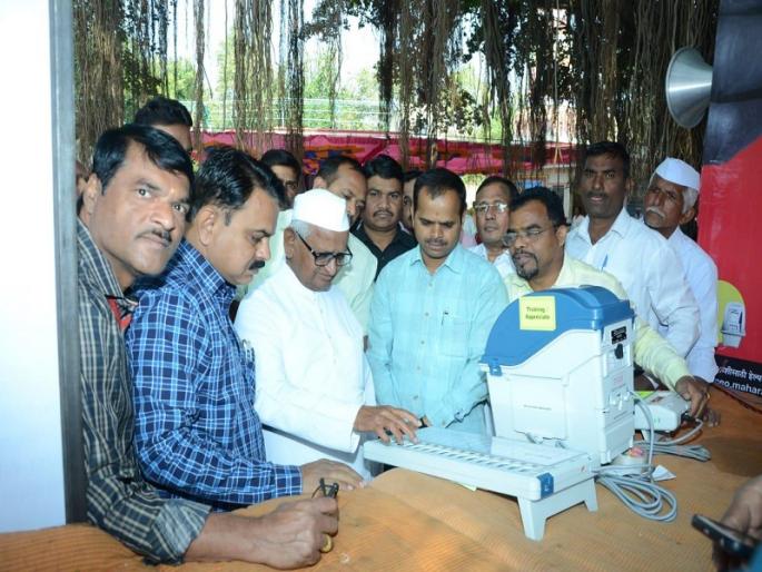 Who is Anna's vote? | अण्णांचे मत कोणाला? Who is Anna's vote? | अण्णांचे मत कोणाला?