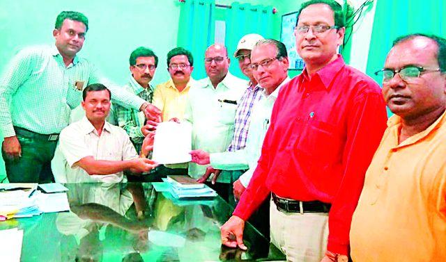 Employee strikes | कर्मचाऱ्यांच्या संपाची सांगता Employee strikes | कर्मचाऱ्यांच्या संपाची सांगता