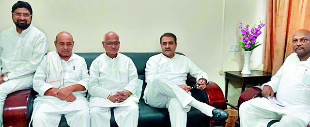 Unfair neglect to the development of the district | जिल्ह्याचा विकासाकडे अक्षम्य दुर्लक्ष Unfair neglect to the development of the district | जिल्ह्याचा विकासाकडे अक्षम्य दुर्लक्ष