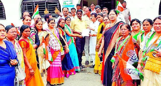 Women's Congress For The Independent Women's Hospital | स्वतंत्र महिला रुग्णालयासाठी महिला काँग्रेसची धडक