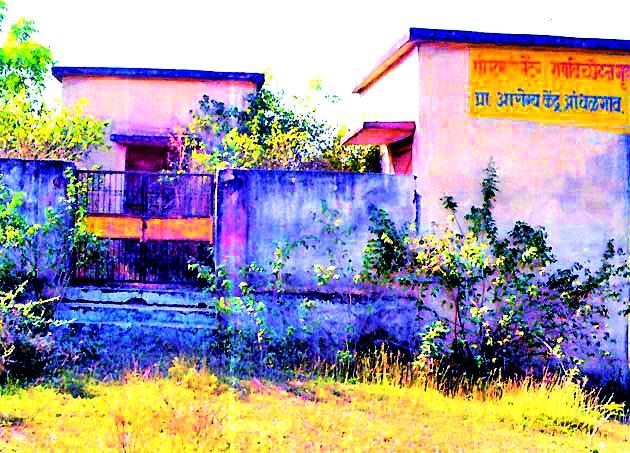 The dead bodies of the bodies are still in the post-mortem | शवविच्छेदनगृह असूनही मृतदेहांची होतेय प्रतारणा