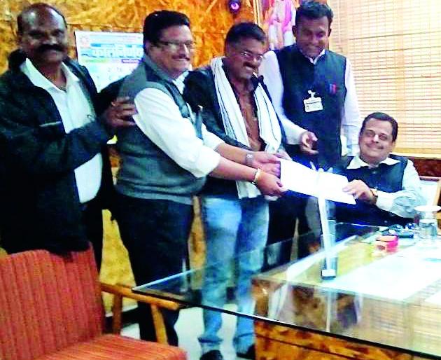 'The teachers' 'attend' date of the date | ‘त्या’ शिक्षकांच्या ‘रूजू’ तारखेचा घोळ