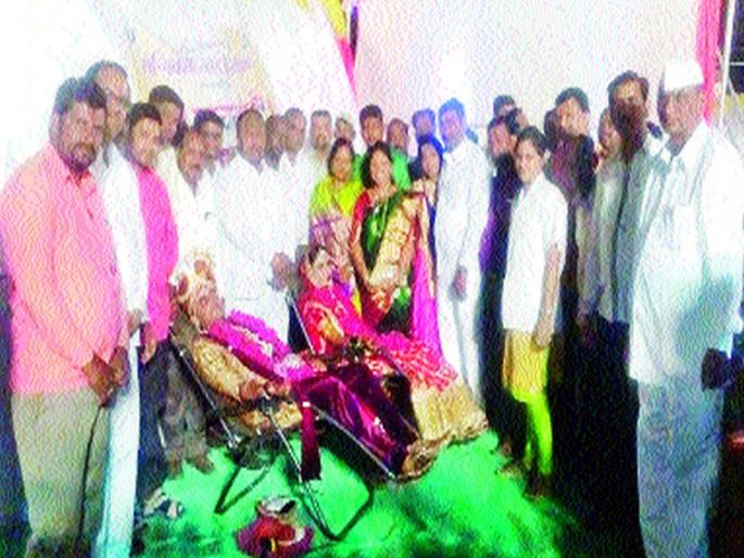 Blood donation at a wedding ceremony at Chandgaon | चांदगावला लग्न समारंभात रक्तदान