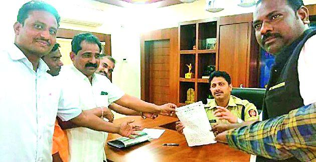 Take those actions against the 'distorted' BJP workers | ‘त्या’ भाजपाच्या विकृत कार्यकर्त्यावर कारवाई करा