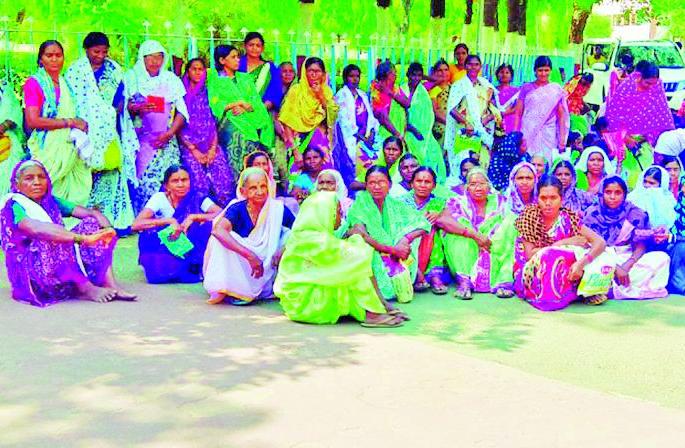 Cheap grains shops against Elgar | स्वस्त धान्य दुकानाविरुद्ध एल्गार