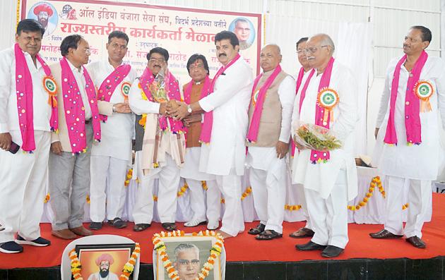  Strength in the society to fight against the establishment; Sanjay Rathod | प्रस्थापितांविरूद्ध संघर्ष करण्याची बंजारा समाजात ताकद -संजय राठोड