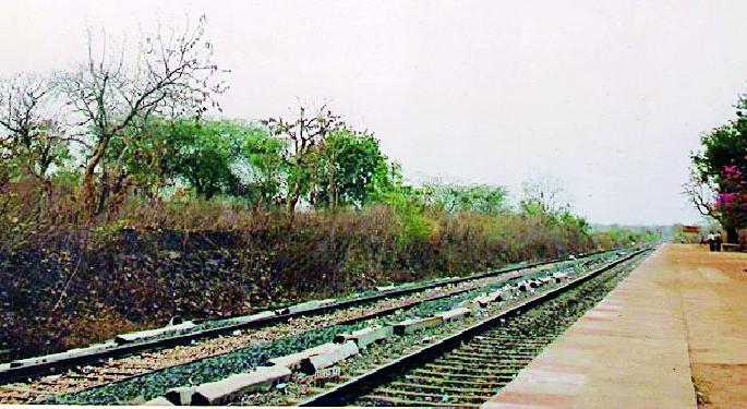 Waiting for the flyover for the Sindhis | सिंदेवाहीवासीयांना उड्डाणपुलाची प्रतीक्षा Waiting for the flyover for the Sindhis | सिंदेवाहीवासीयांना उड्डाणपुलाची प्रतीक्षा