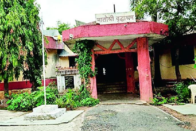 Age is forgotten when engaged in work | कामात रमले की वयाचा विसर पडतो