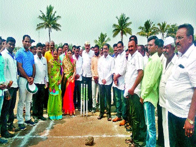 Inauguration of MLA Cup tournament at Lohorer | लोहोणेर येथे आमदार चषक स्पर्धेचे उद्घाटन