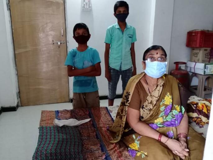 The granddaughter overcame Corona with courage in her grandmother's purse | आजीच्या बटव्यातील धैर्याने नातवांची कोरोनावर मात