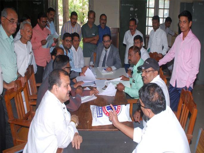 In Dhule district 4,04 cases were settled by compromise | धुळे जिल्ह्यात ४ हजार ८०४ प्रकरणे तडजोडीने निकाली In Dhule district 4,04 cases were settled by compromise | धुळे जिल्ह्यात ४ हजार ८०४ प्रकरणे तडजोडीने निकाली