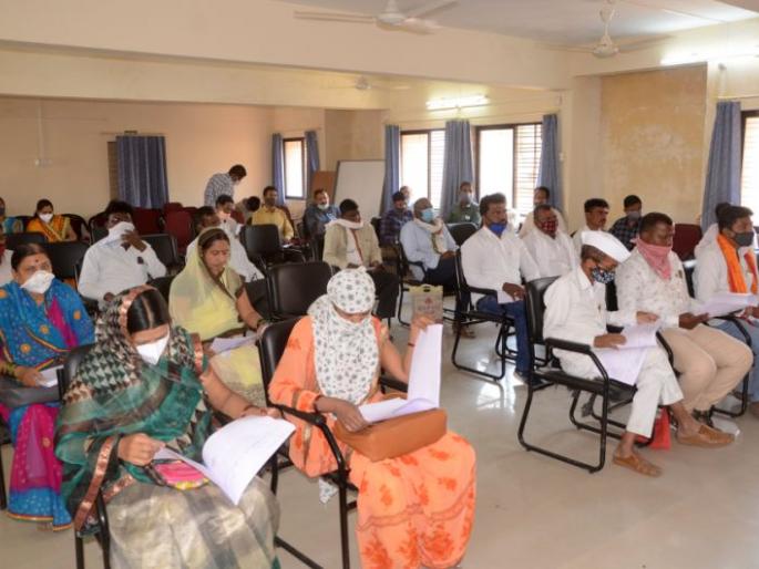 The monthly meeting of Dhule Panchayat Samiti was held without those eight members | त्या आठ सदस्यांविना पार पडली धुळे पंचायत समितीची मासिक सभा The monthly meeting of Dhule Panchayat Samiti was held without those eight members | त्या आठ सदस्यांविना पार पडली धुळे पंचायत समितीची मासिक सभा