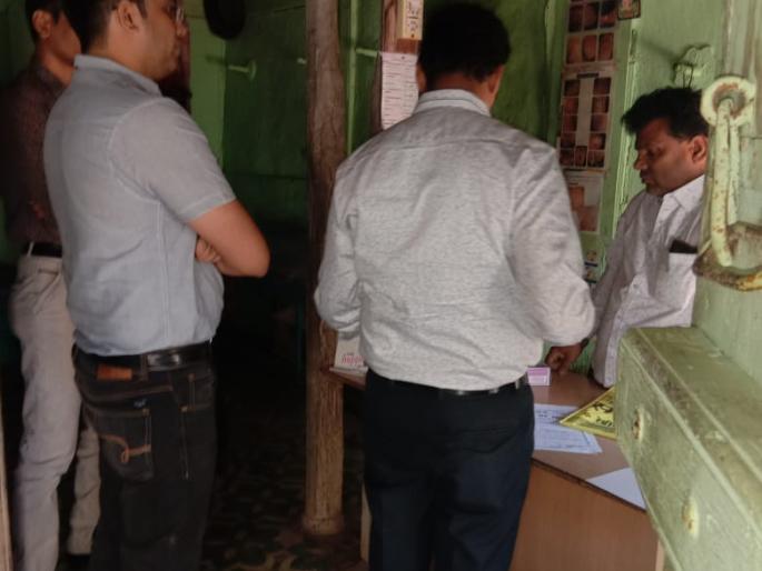 Bogus doctor's clinic raided in Arai | आराई येथील बोगस डॉक्टरच्या क्लिनिकवर छापा Bogus doctor's clinic raided in Arai | आराई येथील बोगस डॉक्टरच्या क्लिनिकवर छापा