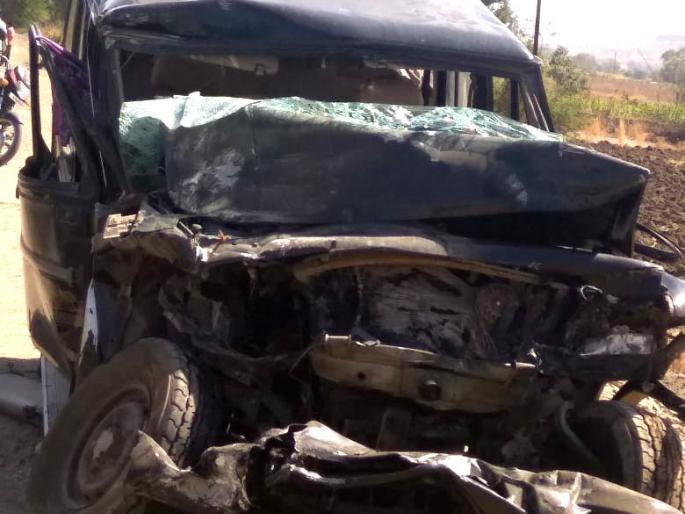  Two jawans killed in a truck jeep | ट्रक-जीपच्या धडकेत दोन तरुण ठार