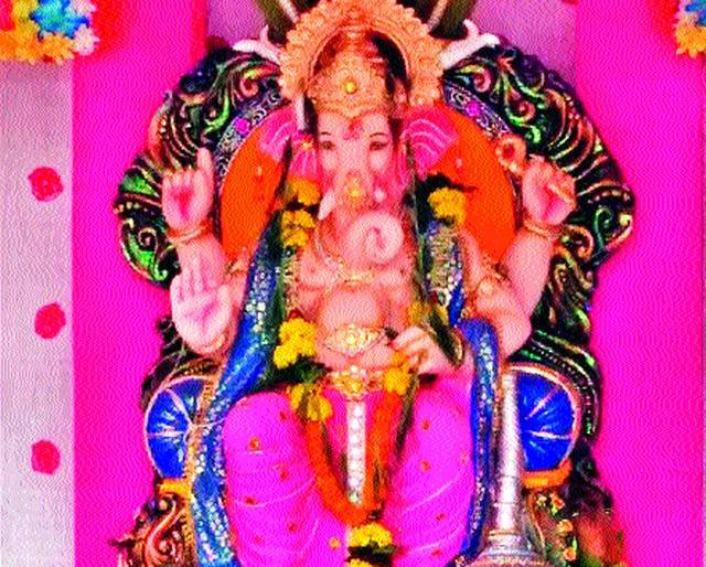 Unity of vision created by the village | गावाने घडविले एकीचे दर्शन Unity of vision created by the village | गावाने घडविले एकीचे दर्शन