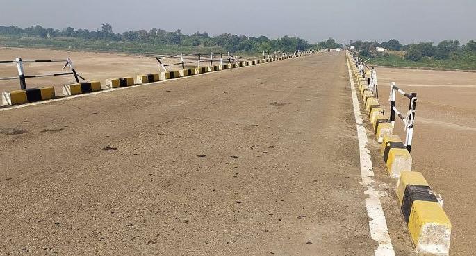 Is it a river bridge or a death trap? Reality in Gadchiroli district | हे नदीवरचे पूल की मृत्यूचे सापळे? गडचिरोली जिल्ह्यातील वास्तव