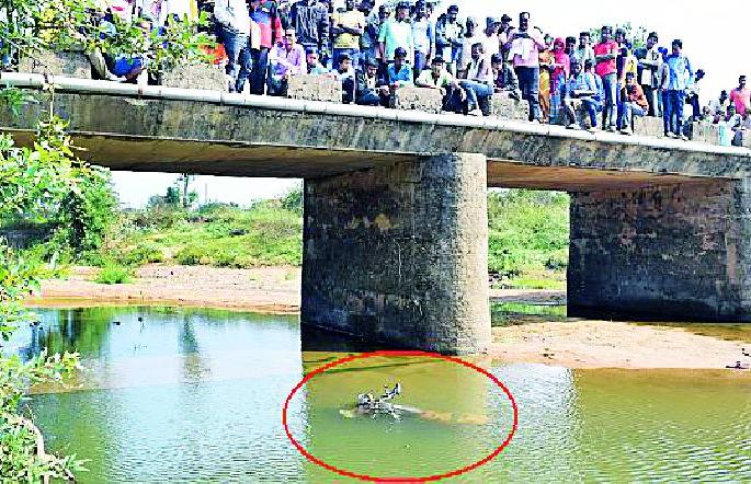 Two youths killed in different accidents | वेगवेगळ्या अपघातात दोन युवक ठार Two youths killed in different accidents | वेगवेगळ्या अपघातात दोन युवक ठार