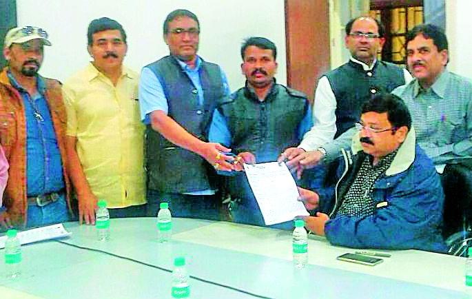 Request to the Education Officer Bharti Divisional Commissioner | शिक्षक भारतीचे विभागीय आयुक्तांना निवेदन Request to the Education Officer Bharti Divisional Commissioner | शिक्षक भारतीचे विभागीय आयुक्तांना निवेदन