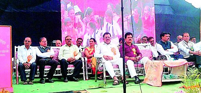 District Sports Festival begins | जिल्हा क्रीडा महोत्सवाला सुरूवात District Sports Festival begins | जिल्हा क्रीडा महोत्सवाला सुरूवात