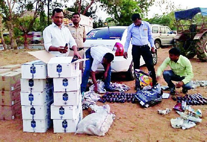 An illegal liquor was caught in Chandrapur district | चंद्रपूर जिल्ह्यात जाणारी अवैध दारू पकडली An illegal liquor was caught in Chandrapur district | चंद्रपूर जिल्ह्यात जाणारी अवैध दारू पकडली