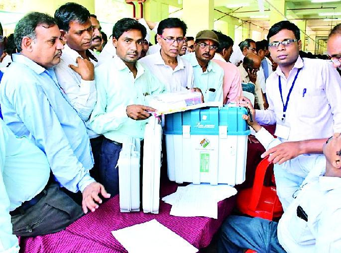 Voted Raja ready for the celebration of democracy | लोकशाहीच्या उत्सवासाठी मतदार राजा सज्ज