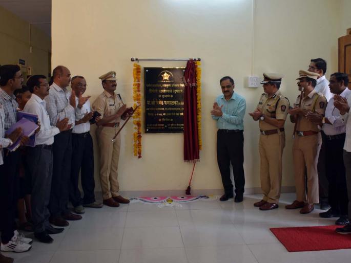 Hingoli opening of ACB office inaugurated | एसीबीच्या कार्यालयाचे हिंगोलीत उद्घाटन Hingoli opening of ACB office inaugurated | एसीबीच्या कार्यालयाचे हिंगोलीत उद्घाटन