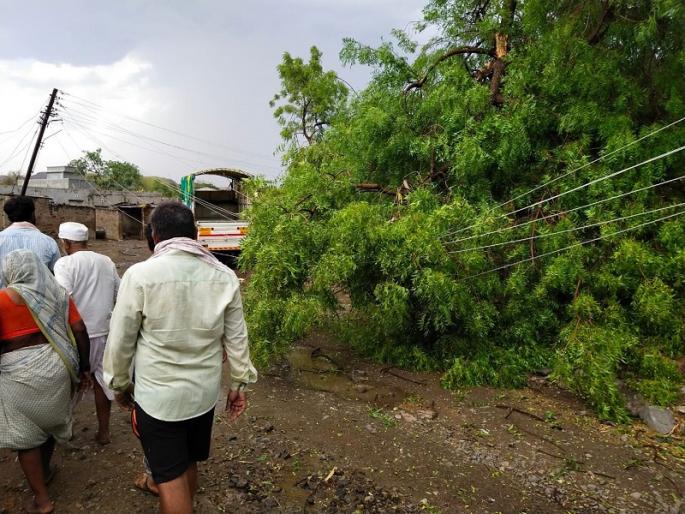One injured in lightning strike at Nahuli | नाहुली येथे वादळी पावसात वीज पडून एक जखमी One injured in lightning strike at Nahuli | नाहुली येथे वादळी पावसात वीज पडून एक जखमी