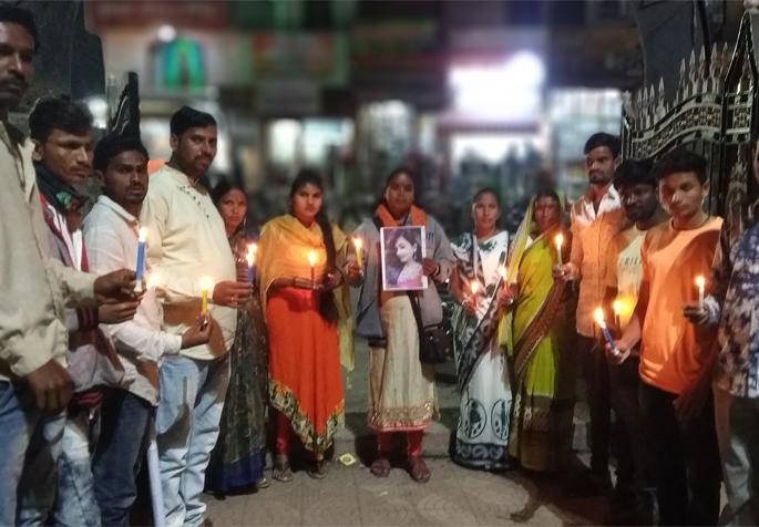 Candle March from All India Army | अखिल भारतीय सेनेकडून कॅन्डल मार्च